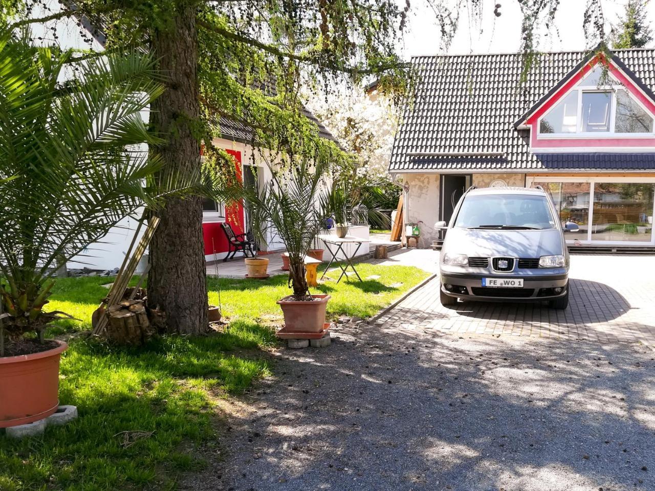Ferienhaus Goermer Mit Wasserbett Schmölln المظهر الخارجي الصورة