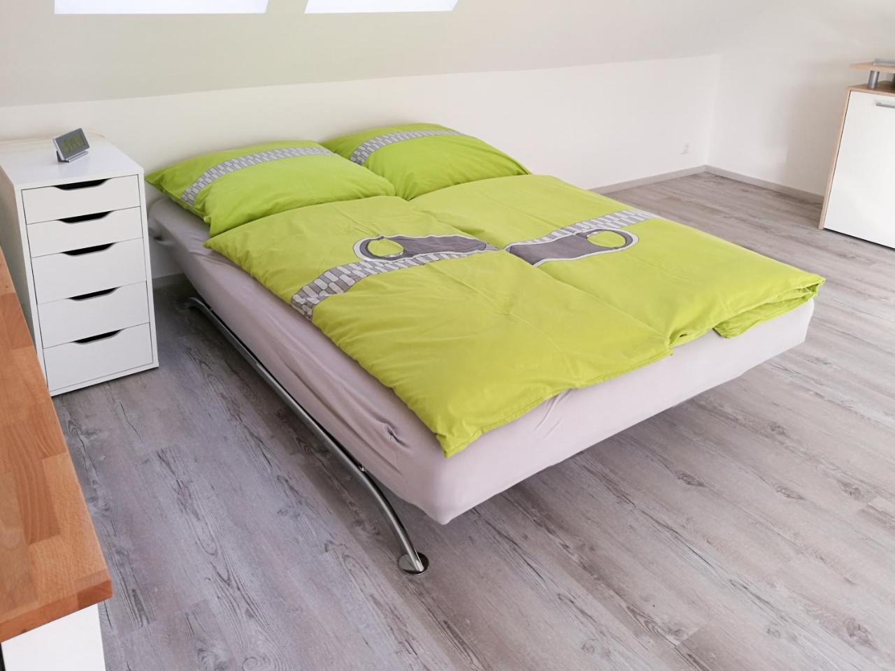 Ferienhaus Goermer Mit Wasserbett Schmölln المظهر الخارجي الصورة